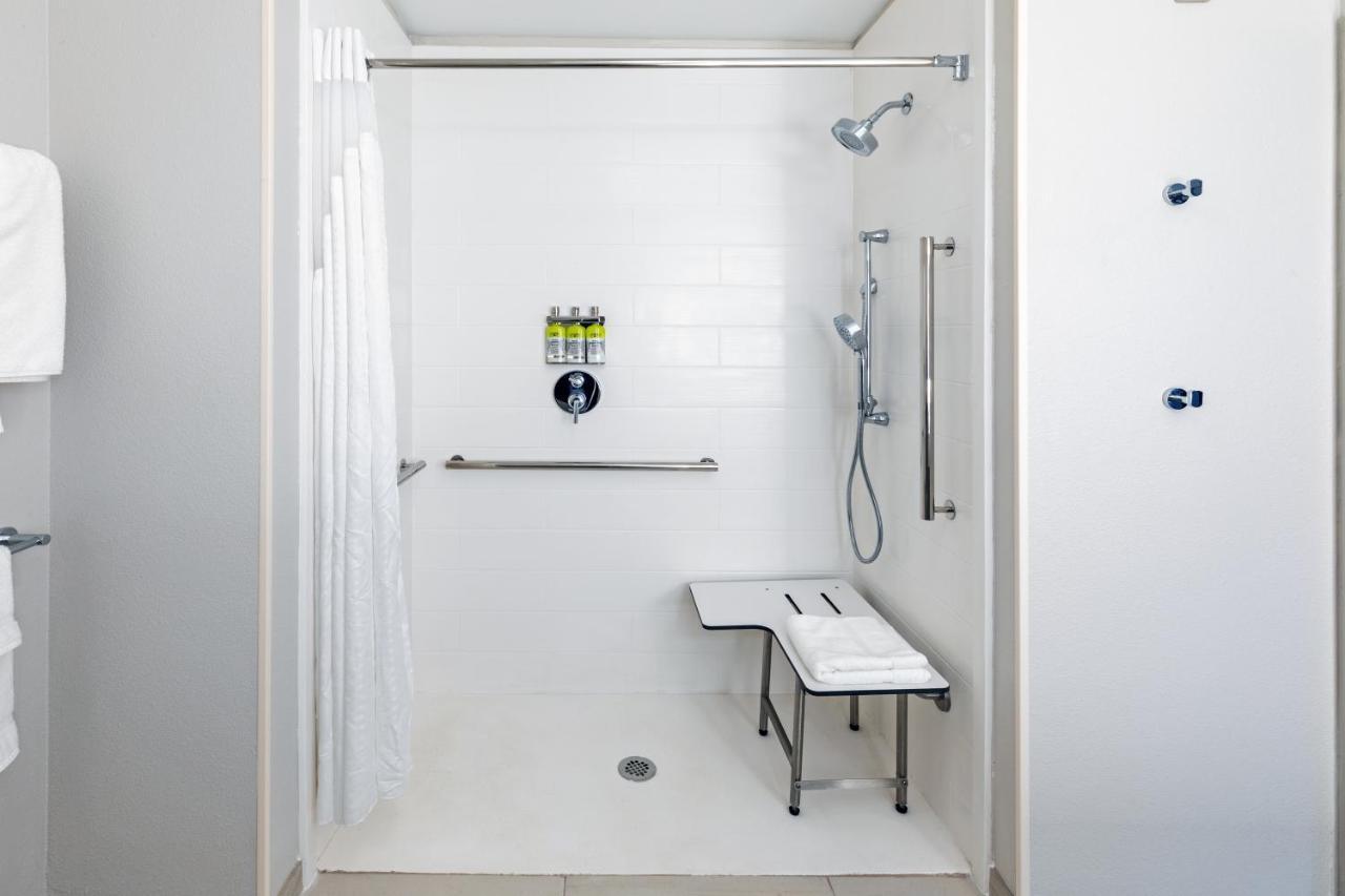 Holiday Inn Express & Suites - Parsons By Ihg Esterno foto